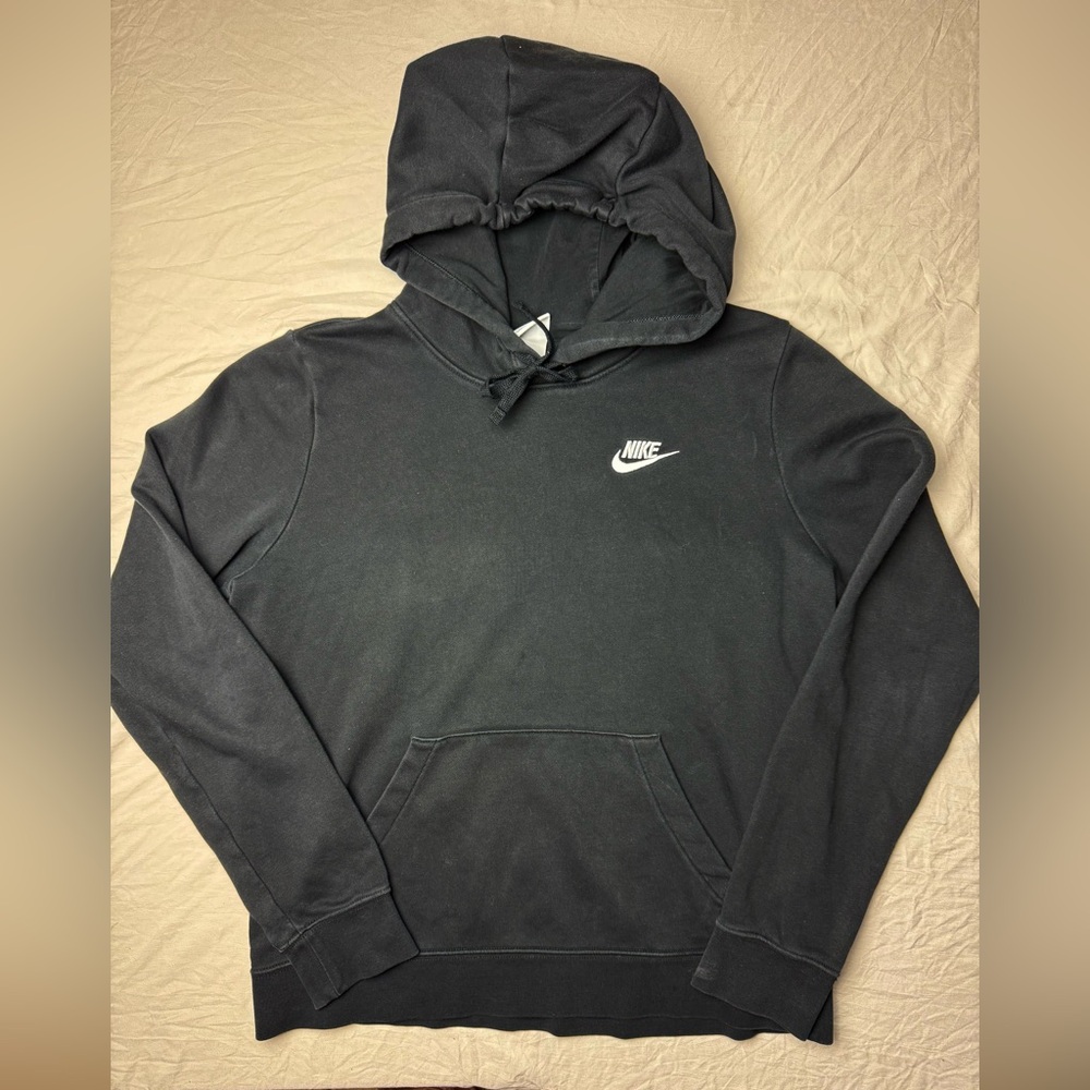 Nike Men's fleece pullover hoodie size medium